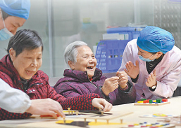 中國人民有著高度的政治制度自信，根本原因就在於我國全過程人民民主是民主含量高、民主成色足、深受中國人民歡迎的民主，這才是真正的人民民主。